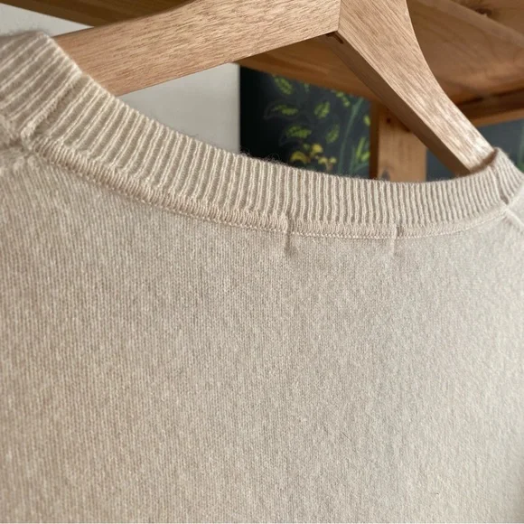 Boden Cream Cashmere V-neck Sweater - Picture 9 of 14